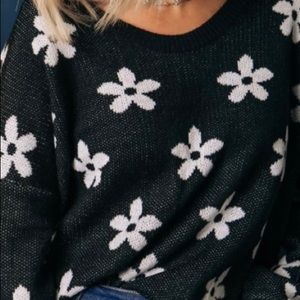 Brand new large daisy knit sweater